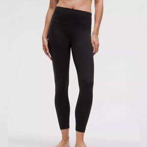 Black Lululemon Leggings - size 6, cropped Align (25”)